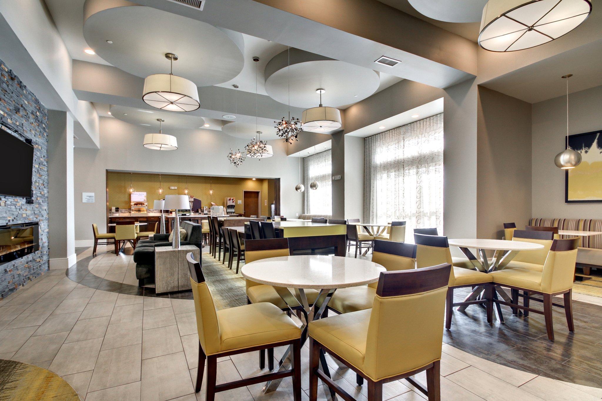 Holiday Inn Express & Suites Albany Exterior photo